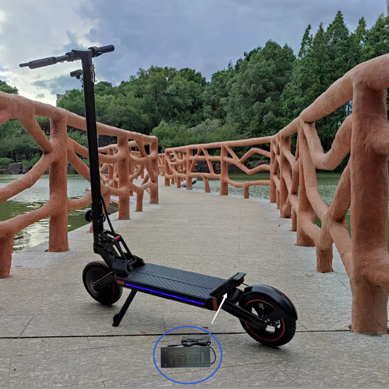 How to charge an electric scooter and the charging lithium battery tips